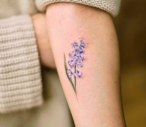 Hyacinth Flower Tattoo, Hyacinth Tattoo, Tattoo Symbolism, Lilac Tattoo, Hyacinth Flower, Flower Tattoo Meanings, Armband Tattoo Design, Small Flower Tattoos, Red Tattoos