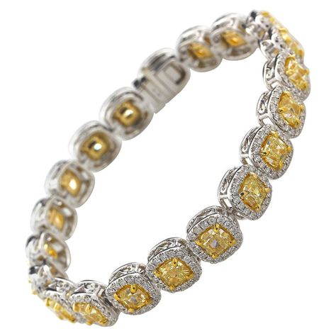 Yellow Diamond Bracelet, Diamond Bezel Bracelet, Bezel Bracelet, Gift Box For Men, Expensive Jewelry Luxury, Yellow Diamond Rings, Vs2 Diamond, Diamond Tennis Bracelet, Expensive Jewelry