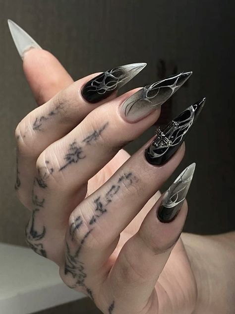 Black Nails Cateye, Black Nail Designs Goth, Nails Acrylic Witchy, Black Nails Stiletto Long, Rock Inspired Nails, Cigarettesaftersex Nails, Siyah Nail Art, Nail Art Black Aesthetic, Gothic Acrylic Nail Designs