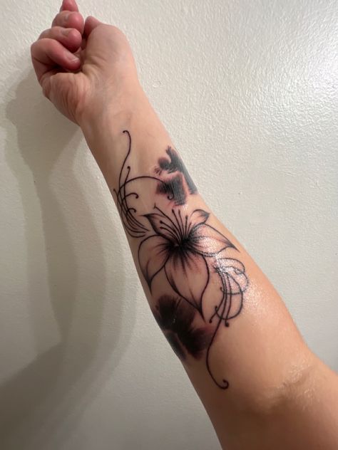 Paw And Flower Tattoo Ideas, Lilly And Paw Print Tattoo, Flower Tattoos With Paw Prints, Paw And Flower Tattoo, Paw Print Flower Tattoo, Floral Paw Print Tattoo, Cat Paw Tattoos, Bali Tattoo, Flower Tat