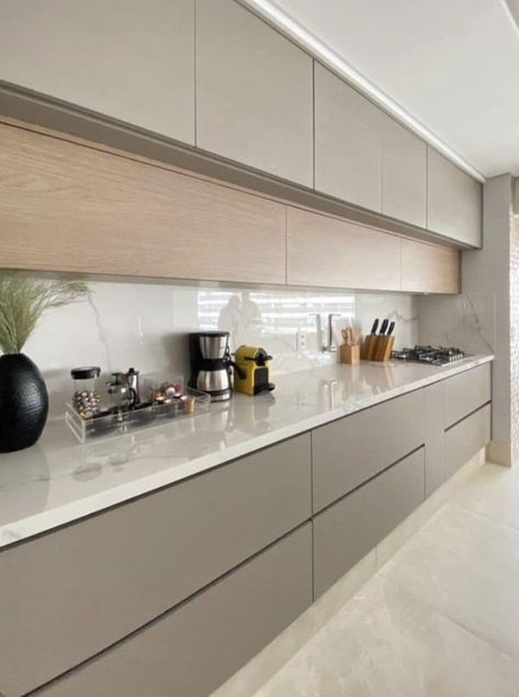 Home interior by Navin 2024 Kitchen Design Trends, Small Kitchen Ideas Apartment Decor Inspiration, Latest Kitchen Designs Modern 2024, Latest Kitchen Designs Modern, Kitchen Cabinetry Design, Latest Kitchen Designs, Small Apartment Kitchen, Small Kitchen Decor, Kitchen Design Trends