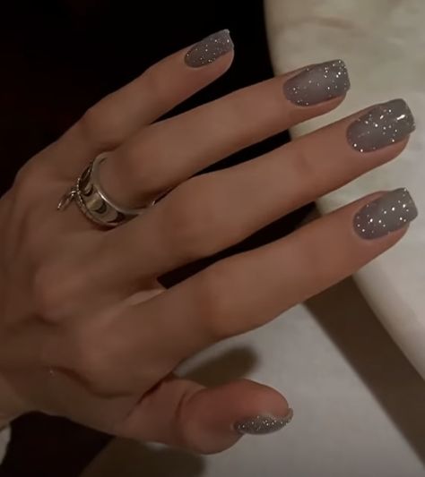 Grey Sparkly Nails, Grey Nails, Hello Nails, Square Nail Designs, Nail Art Instagram, Shiny Nails, Hair Skin Nails, Sparkly Nails, Pretty Acrylic Nails