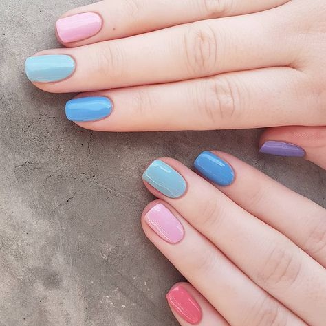 Two Color Nails, Different Color Nails, Fun Manicure, Shellac Nail Art, Multicolored Nails, Color Nails, Shellac Nails, Uv Gel Nails, Oval Nails