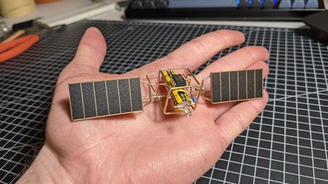 Peter Müller's "SMOLSAT 1" Is a Tiny Communications Satellite Sculpture, Inspired by Mohit Bhoite - Hackster.io Freeform Electronics, Raspberry Projects, Electronics Diy, Lunar Lander, Little Nightmares Fanart, Robot Sculpture, Industrial Design Trends, Monocrystalline Solar Panels, Logo Design Video