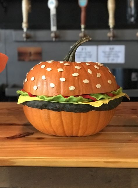 Hamburger Pumpkin Decorating, Pumpkin Hamburger, Hamburger Pumpkin, Funny Pumpkin Carvings, Pumpkin Decorating Diy, Hamburger Patty, Creative Pumpkin Painting, Creative Pumpkin Decorating, Cute Pumpkin Carving