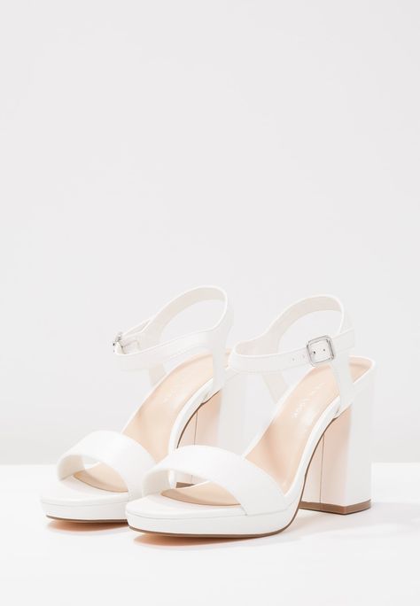 Graduation Shoes Heels, Homecoming Heels, White Wedge Shoes, Graduation Shoes, Bride Heels, Pretty Sandals, Dr Shoes, Boost Shoes, Cute Shoes Heels