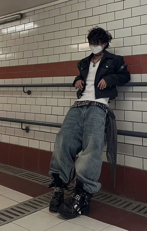 Alternative Fashion Men, Baggy Jeans Outfits, Gothic Mode, Baggy Jeans Outfit, Y2k Goth, Outfits Y2k, Street Fashion Men Streetwear, Jeans Outfits, Guys Clothing Styles