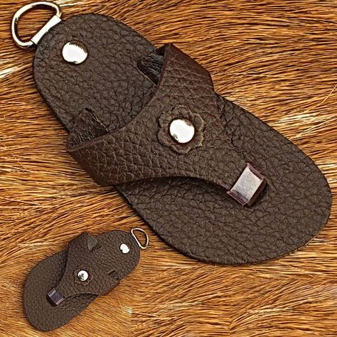 Leather Slipper Key Chain / Genuine Leather Keychain/bag-charm / A Romantic Lady Slipper / Cute  Art No#: LW-1915  Grain Leather.  Simple design.  Holds keys or other key rings.  Made from alloy and leather.  Suitable for car keys, home keys and work keys.. For more details  email info@leatherwizard.biz  WhatsUp +923351463937 Home Keys, Lady Slipper, Leather Key Ring, Bracelet Keychains, Leather Craft Patterns, Leather Scraps, Leather Key Fobs, Ring Bag, Leather Keyring