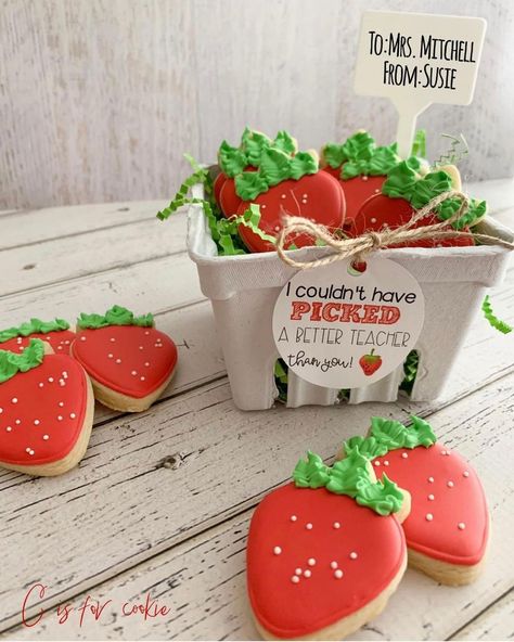 Teacher Appreciation Cookies, Appreciation Cookies, Teacher Appreciation Themes, Home Bakery Business, Teacher Treats, Farmers Market Recipes, Cookies Theme, Spring Cookies, Sugar Cookie Designs