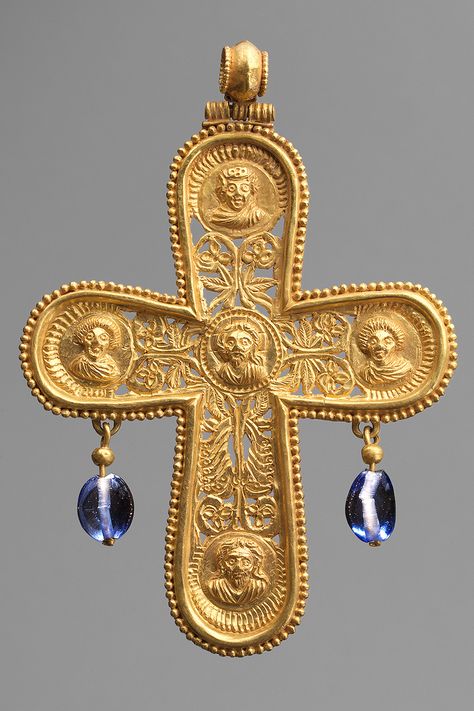 Crucifix Jewelry, Byzantine Fashion, Crucifix Art, Byzantine Gold, Byzantine Jewelry, Detroit Art, Toledo Museum Of Art, Pectoral Cross, Cross Pictures