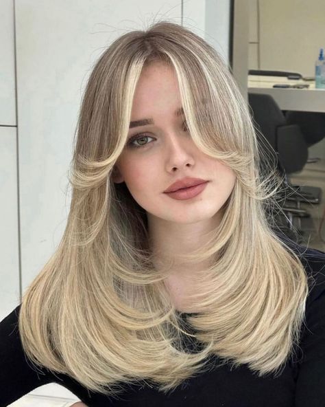 Blonde Hair Inspiration, Long Blonde, Fluffy Hair, One Hair, Long Blonde Hair, Curtain Bangs, Hairstyles For School, Ponytail Hairstyles, Prom Hair