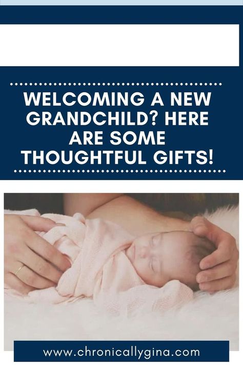 First Grandchild Gift, 1st Time Grandma, Meaningful Baby Gifts, New Grandchild, First Time Grandparents, Best Baby Book, Diy Gifts For Grandma, Thoughtful Baby Gifts, Grandparents Gifts