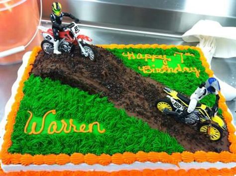 Dirt bike cake                                                                                                                                                                                 More Dirt Bike Birthday Party Food, Dirt Bike Cakes For Boys, Dirt Bike Birthday Cake, Bike Birthday Cake, Bmx Cake, Motocross Cake, Dirt Bike Cake, Motorcycle Birthday Cakes, Motorbike Cake