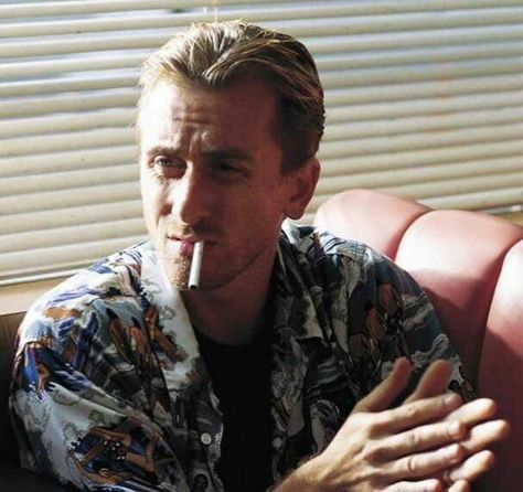 Tim Roth in Pulp Fiction Tim Roth Movies, Pulp Fiction 1994, Film Pulp Fiction, Directed By Quentin Tarantino, Amanda Plummer, 1990s Films, 90s Films, Quentin Tarantino Movies, Samuel L Jackson