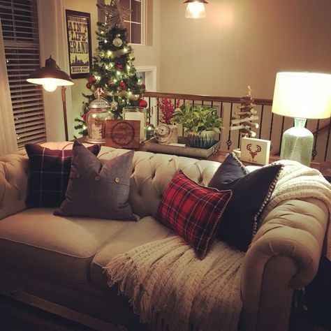 Day 1: Work with what you have. My living room is accented in shades of blue. Rather than re-working my color scheme (and spending a fortune) I used red and navy plaid pieces to tie in my every-day decor with my Christmas decorations. I found a gorgeous plaid pillow ($19.99 at HomeGoods!) that single-handedly makes my living room style feel more cohesive. #champagnetasteholiday #rusticchristmas #christmas2015 #holidaydecor Colorado House, Family Room Decor, Navy Christmas, Rooms Design, Aesthetic Living Room, Plaid Pillow, Colorado Homes, Red Flannel, My Color