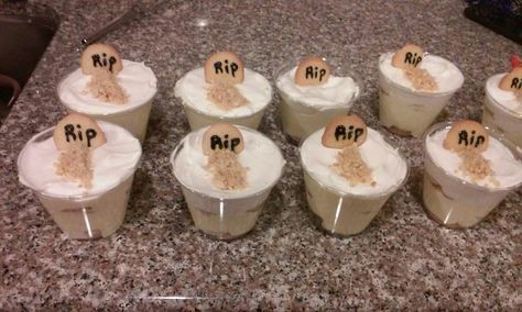 Spooky Banana Pudding, Halloween Banana Pudding, Halloween Bananas, Pudding Cup, Easy Banana Pudding, Halloween Party Snacks, Pudding Cups, Halloween 2023, Halloween Desserts