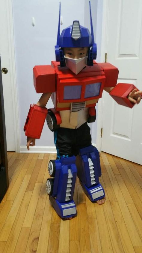 Optimus Prime Costume Diy, Easy Disney Costumes, Optimus Prime Costume, Cardboard Robot, Transformer Costume, Transformers Birthday Parties, Ninja Bike, Transformer Party, Robot Costumes