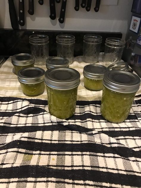 Hot Sauce Canning Recipe, Jalapeno Hot Sauce Recipe, Canning Jalapeno Peppers, Creamy Jalapeno Sauce, Canned Jalapenos, Pepper Sauce Recipe, Homemade Hot Sauce, Jalapeno Sauce, Lazy Bear