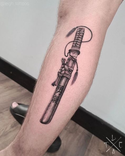 Credit to @leighs_tinytatts Japanese Katana knife leg tattoo @grimoiretattoo_ 🔸️For all bookings and enquiries, please contact me by DM. . Check out my work and portfolios: 🔹️@leigh_tattoos 🔹️@leighs_tinytatts . 🔸️Sponsored by: 🔹️@heliostattoo 🔹️@h2oceanloyalty #Lancaster #lancastertattoo #lancastertattooartist #killerink #katana #katanasword #japaneseknives #swordtattoo #knifetattoo Knife Tattoo, Leg Tattoo, Creative Tattoos, Leg Tattoos, Lancaster, Tattoo Artists, Tattoos, Quick Saves