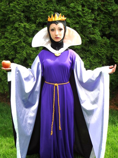 Snow White Evil Queen Costume. Snow White Witch Costume, Snow White Evil Queen Costume, Witch From Snow White, Snow White Stepmother, White Witch Costume, Snow White Witch, Evil Queen Costume, Snow White Evil Queen, Snow White Costume