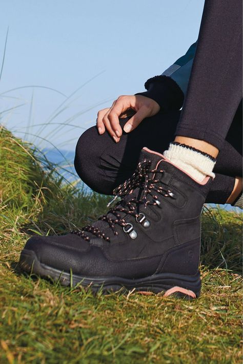 Walking Boots Women, Stylish Hiking Boots, Women’s Hiking Boots, Black Hiking Boots, Lightweight Hiking Boots, Hiking Boots Outfit, Hiker Boots, Stylish Caps, Sports Performance