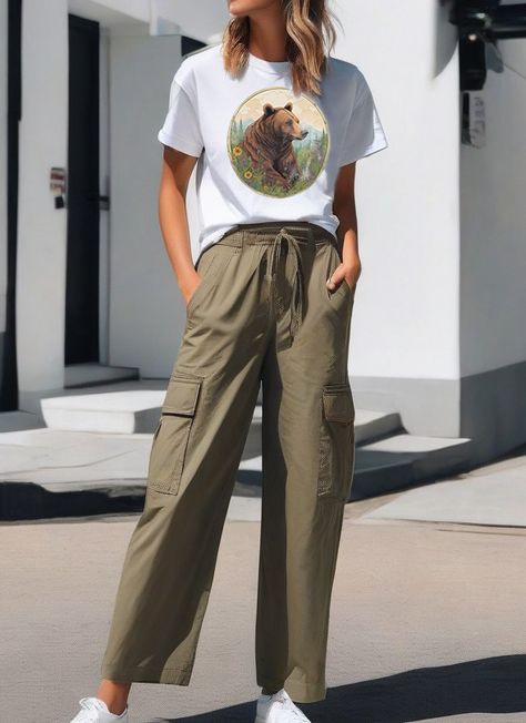 white t-shirt with cool cargo pants. Cargo Pants And Tshirt Outfit, Cool Cargo Pants, White T Shirt Outfit, T Shirt Outfit, Bear Cubs, T Shirt And Jeans, Tshirt Outfits, Bear Design, Cargo Pant