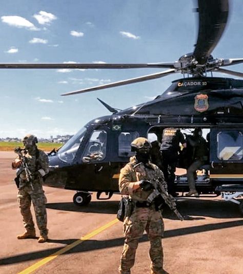 CAOP Polícia Federal’s Instagram photo: “COT e CAOP da Polícia Federal do Brasil na escolta de um dos chefes da maior facção criminosa atuante no país para presídio federal de…” Cot Pf, Delta Force, Call Off Duty, Instagram V, December 26, Police Department, Soldier, Monster Trucks, Opera