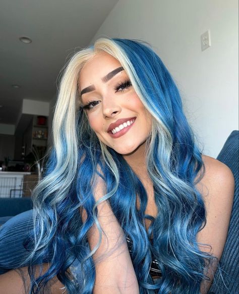 Split Dyed Hair, Vietnamese Hair, Creative Hair Color, Hair Color Formulas, Dyed Hair Inspiration, Hair Color Auburn, Pretty Hair Color, Raw Hair, Hair Dye Colors