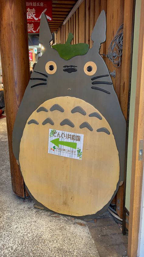 Totoro Cardboard, Totoro Diy Crafts, Japan Fashion Aesthetic, Totoro Decor, Totoro Party Decorations, Totoro Bedroom, Totoro Birthday Party, Ghibli Halloween, Studio Ghibli Diy