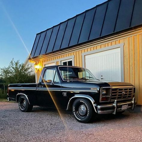 @genuine_ford_trucks on Instagram: "#Fordlincolnmercury #ford #fordf100 #fordnation #fordracing #fordtrucks @ford #sema #ratrod #texas #BuiltFordTough #slammed #f100 #hotwheels #classicFord #gasmonkeygarage #truck #fordtruck #ClassicFordtruck #hotrod #bringsbackmemories #bedifferent #Streetrod #f150 #fordlove #obs #Auto #obsford #pickup #trokiando #Droptrucks" Trucks Dodge, Truck Accessories Ford, F100 Truck, Dodge Pickup Trucks, American Pickup Trucks, Ford Trucks F150, Built Ford Tough, Old Ford Trucks, Classic Ford Trucks