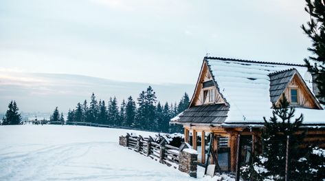 10 Romantic Cabin Getaways For Couples Looking To Reconnect Cabin Getaway Ideas, Winter Cabin Getaway, Romantic Cabin Getaway, Getaways For Couples, Romantic Winter Getaways, Cold Weather Travel, Cabin Getaway, Romantic Cabin, Cozy Cabins