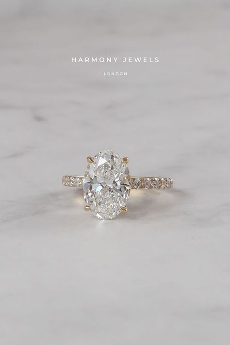 Rings Engagement Gold Oval, Pretty Wedding Rings, Elegant Engagement Ring, Pretty Engagement Rings, Dream Wedding Ring, Ring Inspo, Cute Engagement Rings, Oval Cut Engagement Ring, Future Engagement Rings