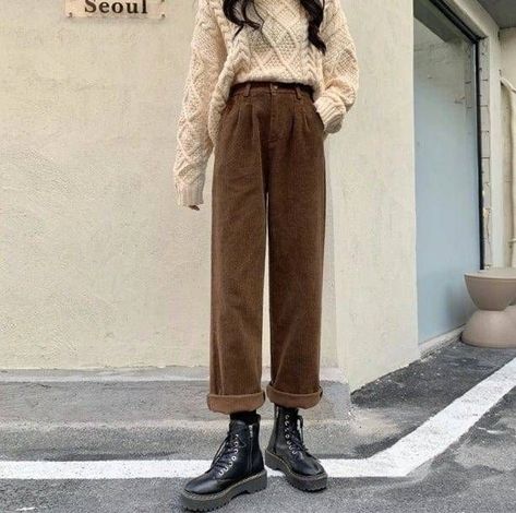 Beige Corduroy Pants Outfit Winter, Corduroy Pants Outfit Winter, Beige Corduroy Pants Outfit, Beige Corduroy Pants, Pants Outfit Winter, Corduroy Pants Outfit, Fashion Queen, Clothes Aesthetic, Casual Suit