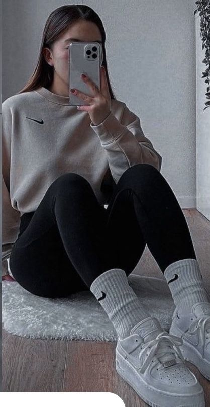 Nike Socks Women Outfit, Nike Outfits For Women Aesthetic, Nike Socks And Leggings Outfits, Leggings Socks Outfit, Nike Socks Outfit Leggings, Nike Socks Over Leggings Outfit, Leggings With Socks Outfit, Nike Leggings Outfit, Socks Over Leggings Outfit