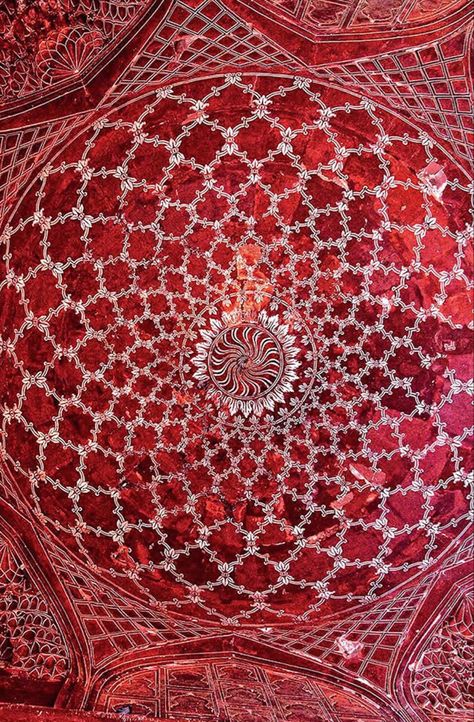 “The white marble Taj Mahal in Agra, India, built by the Mughal emperor Shah Jahan in the 17th century, is flanked by two red sandstone structures crowned with white marble domes. While the domes’ exterior profiles are bulbous, the hemispheric dome on the interior of the mosque is made of red sandstone delicately decorated with a network pattern picked out in white marble.” - Sheila Blair, Mughal Aesthetic, Persian Architecture Pattern, Mughal Architecture Inspired Fashion, Taj Mahal Interior, Red Mosque, Mosque Dome Interior, Mughal Architecture Aesthetic, Indian Islamic Architecture, Mughal Architecture Pakistan