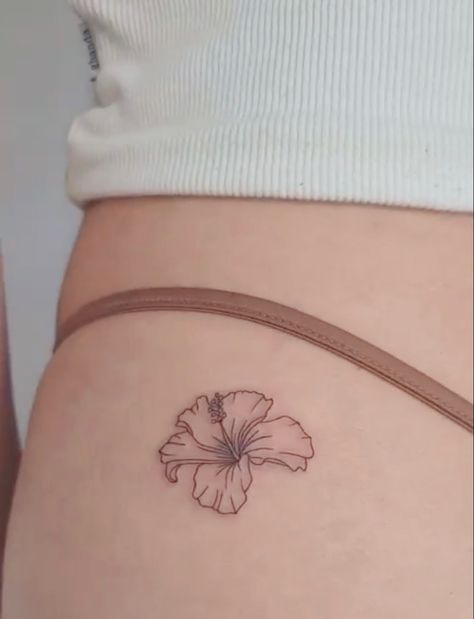 Hibiscus Tattoo Hip, Fine Line Hibiscus Tattoo, Hibiscus And Plumeria Tattoo, Panama Florida, Frangipani Tattoo, Latina Tattoo, Stunning Tattoos, Rib Tattoos For Women, Tattoos To Cover Scars