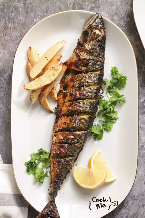 Roasted Whole Fish, Whole Mackerel Recipe, Mackerel Fish Recipes, Kipper Recipes, Baked Mackerel, Mackerel Recipe, Indian Fish Recipes, Buttery Noodles, Winter Vegetarian Recipes