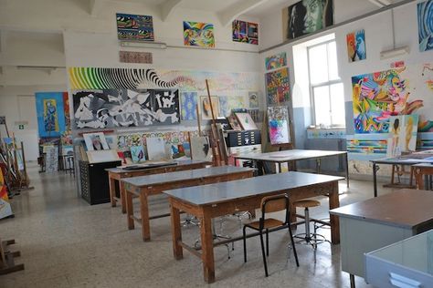 Art Classroom Layout, Art Teacher Aesthetic, Classroom Organization High School, Teacher Vision Board, Dream Art Room, Heal Your Soul, Teacher Aesthetic, Christmas Posts, Classroom Decor High School