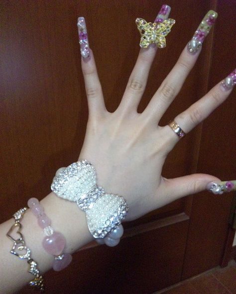 deco bracelet nails gal nails rings Gal Nails, Gyaru Nails, Nails Rings, Soft Nails, Nail Ring, Fashion Beauty, Bracelet, Nails, How To Wear