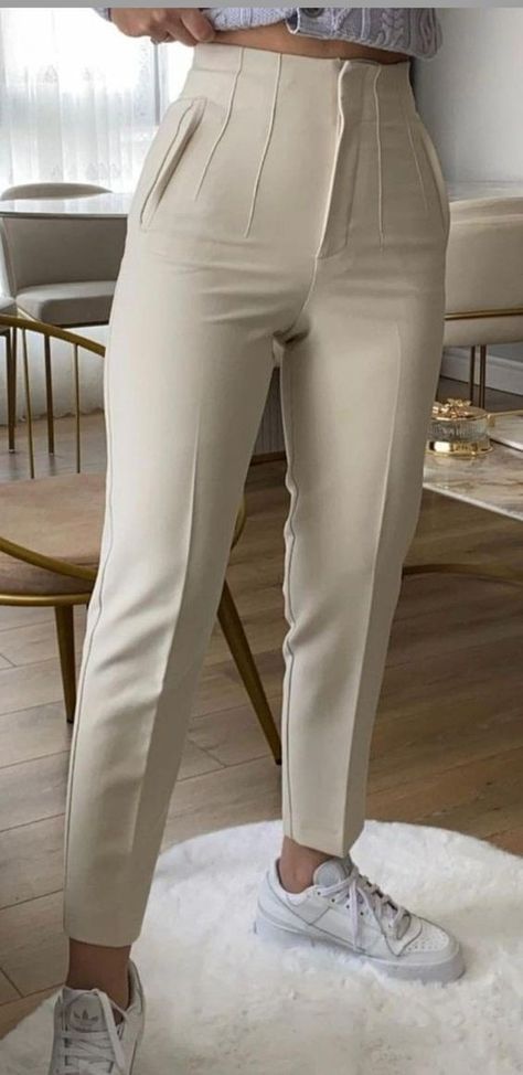 Slouchy Pants Outfit, Cute Outfits With Leggings, Blazer Outfits For Women, Casual College Outfits, Office Outfits Women, Classy Work Outfits, Stylish Work Outfits, Easy Trendy Outfits, Simple Trendy Outfits