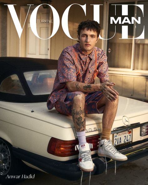 Elizabeth Kubler Ross, Anwar Hadid, Male Portrait Poses, Magazine Man, Vogue Magazine Covers, Vogue Men, Cover Boy, Mens Editorial, Vogue Covers