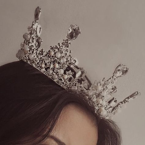 Royal Core Aesthetic, Royalty Core, Crown Aesthetic, Royal Core, Dark Princess, Yennefer Of Vengerberg, Queen Aesthetic, Royalty Aesthetic, Royal Aesthetic