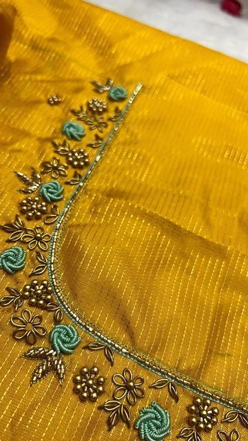 Simple Back Neck Aari Blouse Designs, Simple Blouse Handwork, Hand Work Flower Design, Blouse Back Neck Designs Latest Simple Aari Work Designs, Latest Aari Work Blouse Designs 2024, Aari Work Hand Design Simple, Simple Hand Work Design, Aari Simple Blouse Design 1000, Hand Work Embroidery Blouse Design