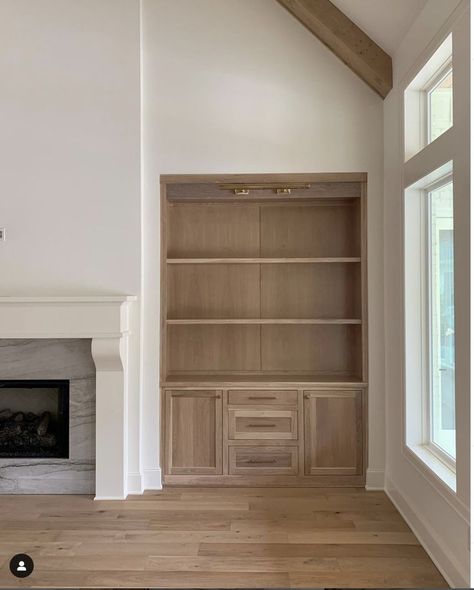 White Oak Built In, Built Ins Fireplace, Built In Cabinets Living Room, Built In Tv Cabinet, Built In Tv, Fireplace Bookcase, Shelves Living Room, Built In Around Fireplace, Built In Shelves Living Room