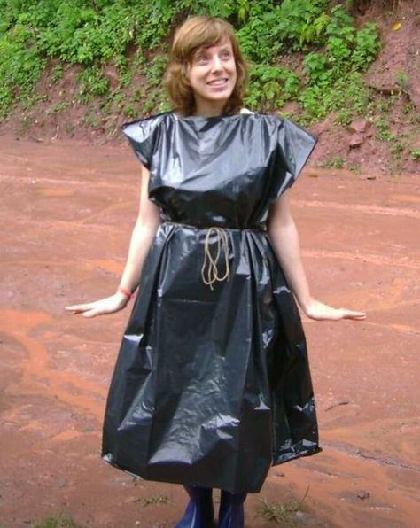 Garbage Bag Dress, Trash Bag Dress, Fashion Mistakes Woman, Traditional Black Tattoo, Easy Fashion, Plastic Raincoat, Vinyl Clothing, Plastic Clothes, Styling Guide