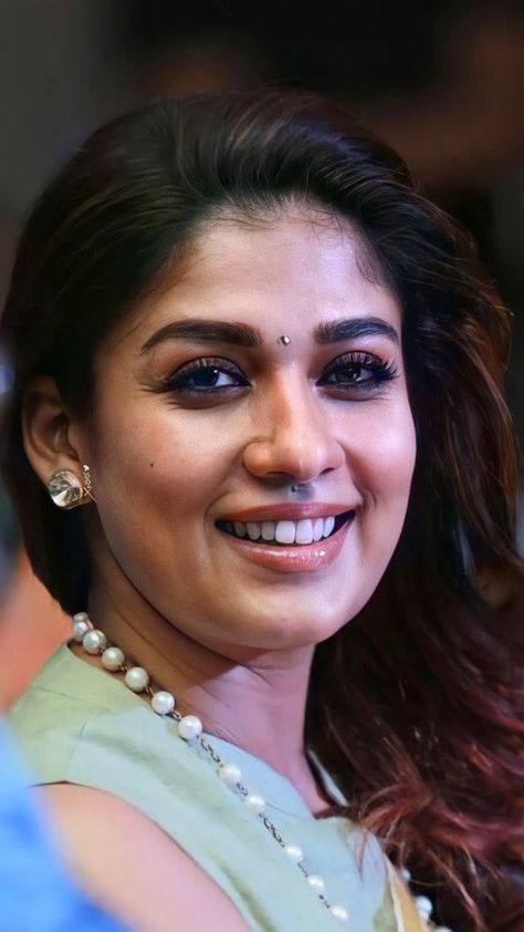 Nayanthara Hairstyle Makeup, Surveen Chawla, Telugu Hero, Nayanthara Hairstyle, Bollywood Makeup, Rashmi Gautam, Smiling People, Enjoy Your Sunday, Oily Face