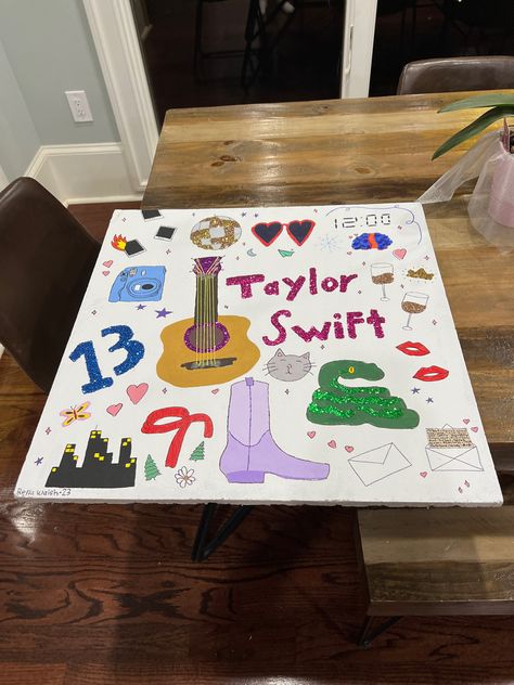 Cute Taylor Swift Painting Ideas, Taylor Swift Theme Drawing, Taylor Painting Ideas, Easy Painting Ideas On Canvas Taylor Swift, Simple Taylor Swift Painting, Taylor Swift Things To Paint, Taylor Swift Canvas Painting Ideas, Taylor Swift Canvas Painting Easy, Taylor Swift Art Projects