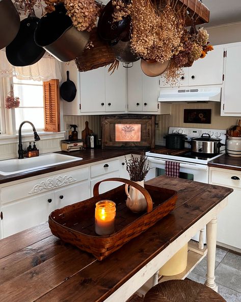 Follow @cozydaysathome and get more of the good stuff by joining Tumblr today. Dive in! Living In The Country, Kitchen Set Up, Diy House Renovations, Boy Mama, Cottage Kitchens, Cozy Kitchen, Cottage Kitchen, Kitchen Remodel Idea, Slow Living