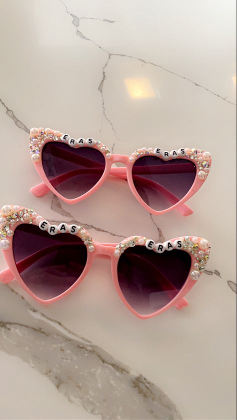 Beaded Glasses Taylor Swift, Eras Tour Bead Sunglasses, Lover Glasses Taylor Swift, Eras Tour Outfit Accessories, Heart Glasses Taylor Swift, Heart Sunglasses With Beads, Eras Tour Essentials, Taylor Swift Heart Glasses, Lover Outfits Eras Tour