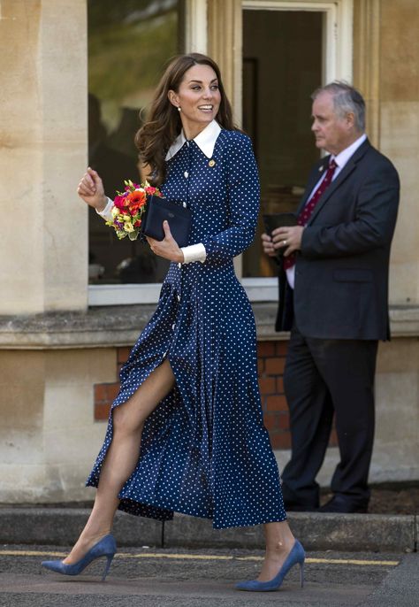 Katherine Middleton, Kate Middleton Legs, London Bridges, Royal Family Christmas, Crown Netflix, Kate Fashion, Bletchley Park, Looks Kate Middleton, Women Celebrities